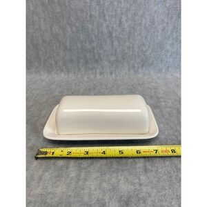 White Ceramic Butter‎ Dish with Lid, Modern Kitchen Tableware, Serving Dish